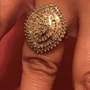 Absolutely breathtaking gorgeous diamond ring!